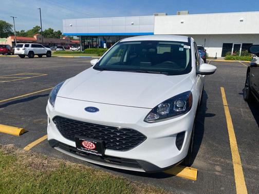 Oxford White 2021 Ford Escape SE