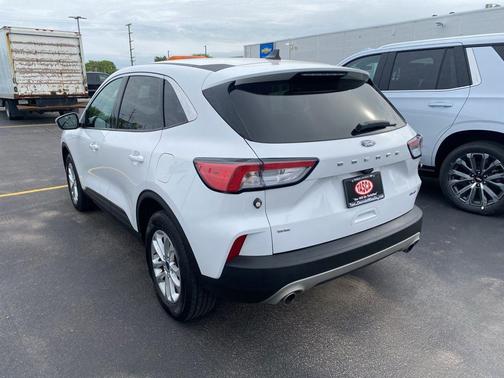 Oxford White 2021 Ford Escape SE