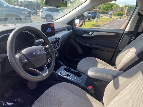 Oxford White 2021 Ford Escape SE