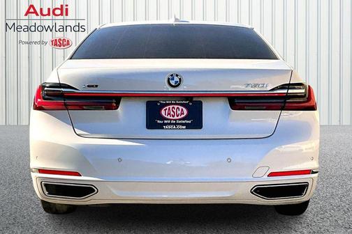 Mineral White Metallic 2022 BMW 750 i xDrive