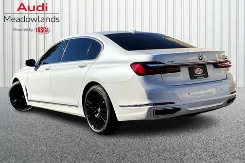 Mineral White Metallic 2022 BMW 750 i xDrive