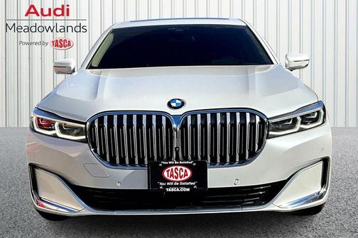 Mineral White Metallic 2022 BMW 750 i xDrive