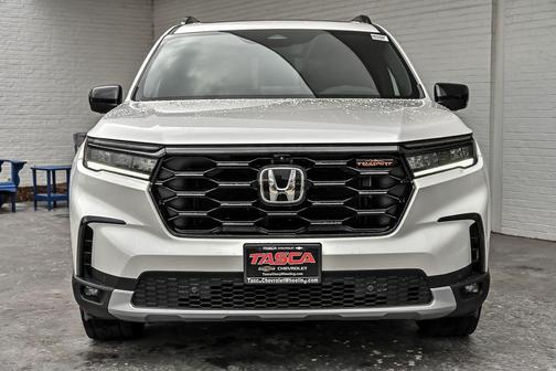 Platinum White Pearl 2024 Honda Pilot TrailSport