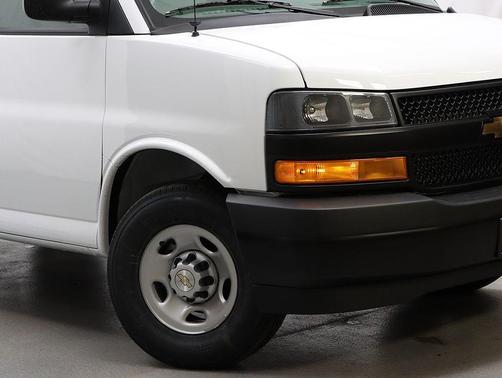 Summit White 2026 Chevrolet Express 2500 Work Van