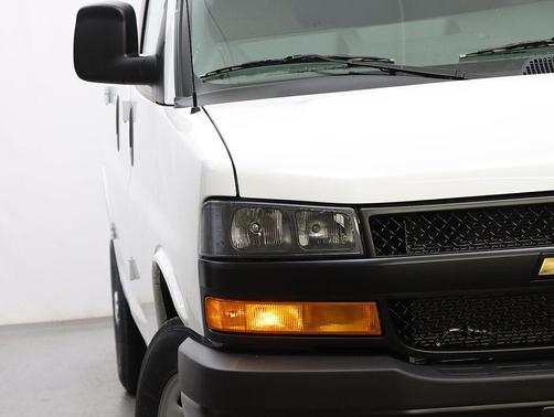 Summit White 2026 Chevrolet Express 2500 Work Van
