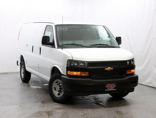 Summit White 2026 Chevrolet Express 2500 2500 Regular Wheelbase, WT, RWD