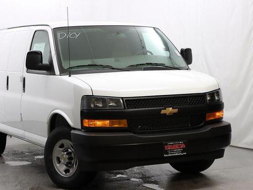 Summit White 2026 Chevrolet Express 2500 2500 Regular Wheelbase, WT, RWD