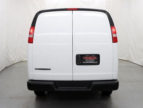 Summit White 2026 Chevrolet Express 2500 2500 Regular Wheelbase, WT, RWD