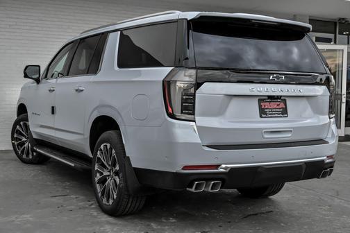 Polar White Tricoat 2026 Chevrolet Suburban High Country, 4WD