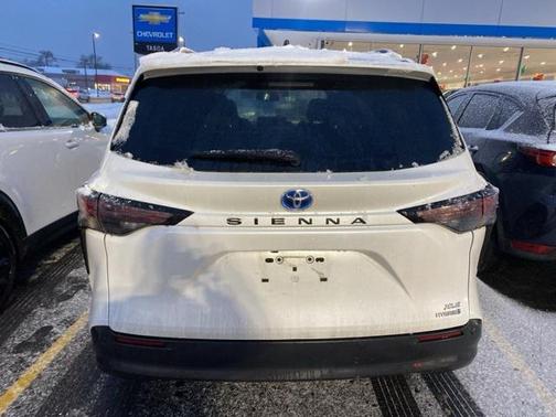 2024 Toyota Sienna XLE