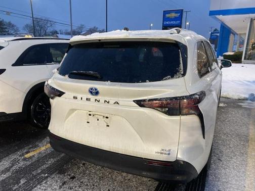 2024 Toyota Sienna XLE