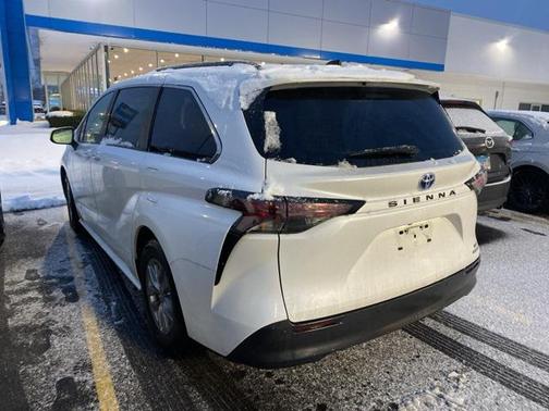 2024 Toyota Sienna XLE