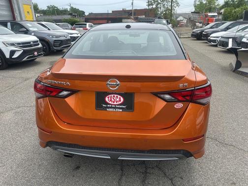 Monarch Orange/Super Black 2020 Nissan Sentra SR