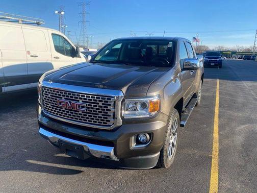 Smokey Quartz Metallic 2019 GMC Canyon Denali