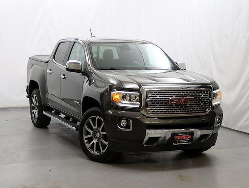 Smokey Quartz Metallic 2019 GMC Canyon Denali