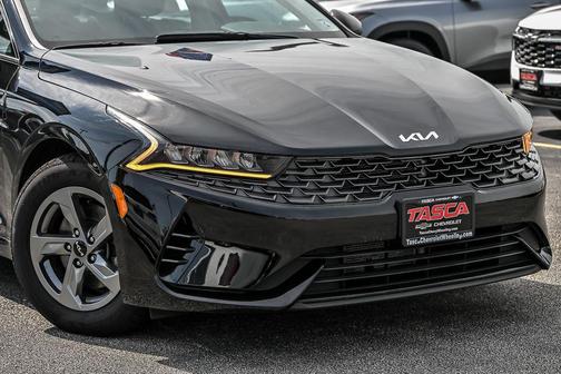 Ebony Black 2022 Kia K5 LXS