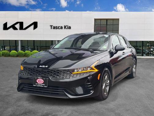 Ebony Black 2022 Kia K5 LXS