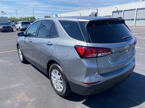 Sterling Gray Metallic 2024 Chevrolet Equinox LS