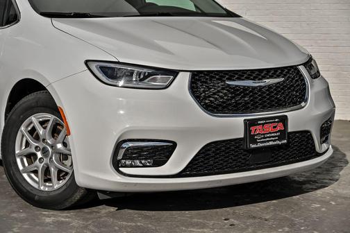 Bright White Clearcoat 2024 Chrysler Pacifica Touring L