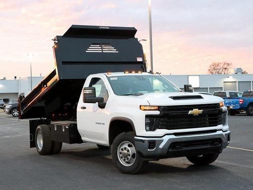 2025 Chevrolet Silverado 3500 WT