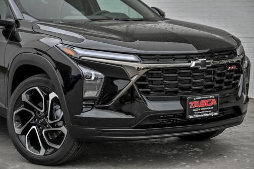 Mosaic Black Metallic 2026 Chevrolet Trax FWD 2RS
