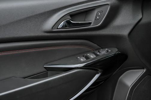 Mosaic Black Metallic 2026 Chevrolet Trax FWD 2RS