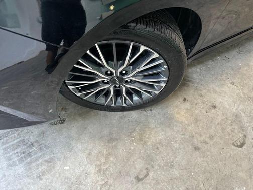 Aurora Black Pearl 2023 Kia Forte GT-Line