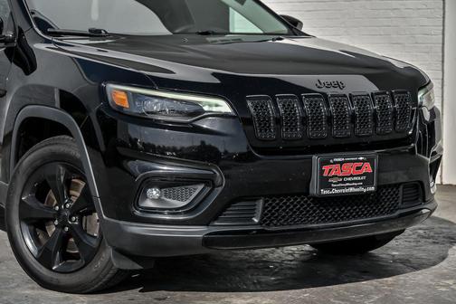 Diamond Black Crystal Pearlcoat 2019 Jeep Cherokee Altitude