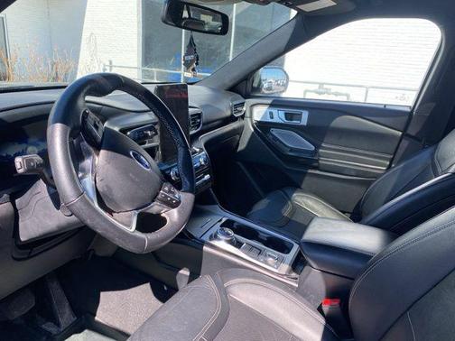 Agate Black Metallic 2022 Ford Explorer ST