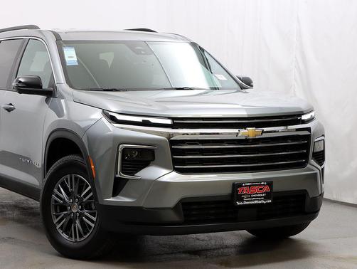 Sterling Gray Metallic 2026 Chevrolet Traverse LT