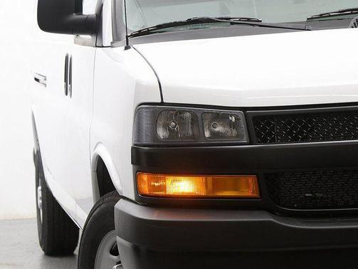 Summit White 2025 Chevrolet Express 3500 RWD 3500 Extended Wheelbase WT