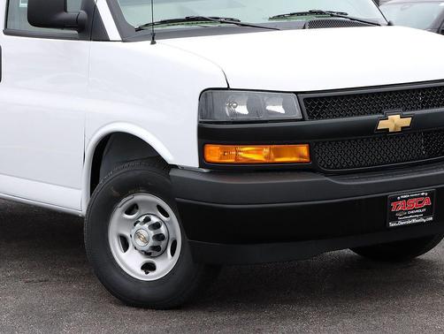 Summit White 2026 Chevrolet Express 2500 Work Van
