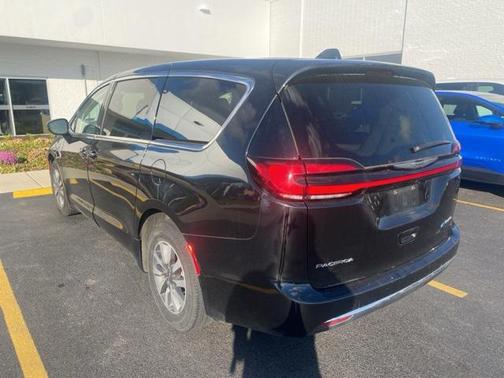 2022 Chrysler Pacifica Hybrid Touring L