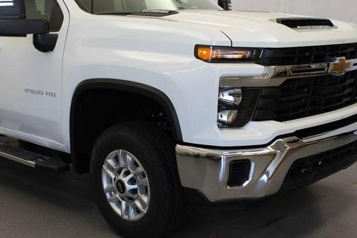 Summit White 2026 Chevrolet Silverado 2500 LT