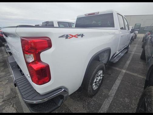 Summit White 2026 Chevrolet Silverado 2500 LT