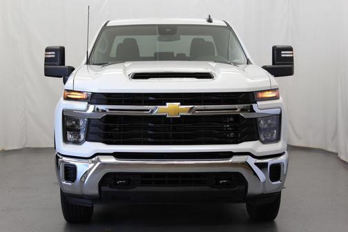 Summit White 2026 Chevrolet Silverado 2500 LT
