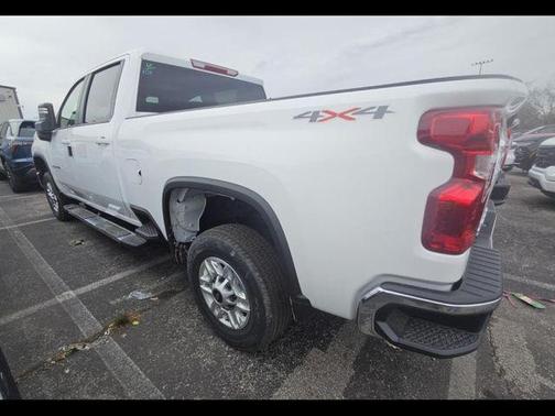 Summit White 2026 Chevrolet Silverado 2500 LT