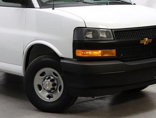 Summit White 2026 Chevrolet Express 2500 2500 Regular Wheelbase, WT, RWD