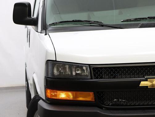 Summit White 2026 Chevrolet Express 2500 Work Van