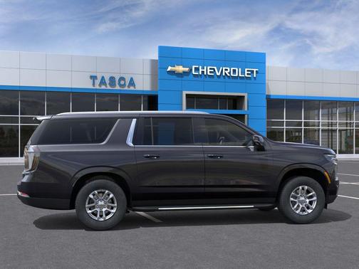 Dark Ash Metallic 2026 Chevrolet Suburban LT