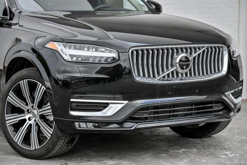 Onyx Black Metallic 2024 Volvo XC90 B5 Plus Bright Theme