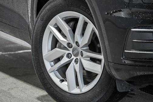 Brilliant Black 2020 Audi Q5 45 Premium