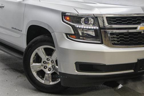 Silver Ice Metallic 2016 Chevrolet Suburban LT