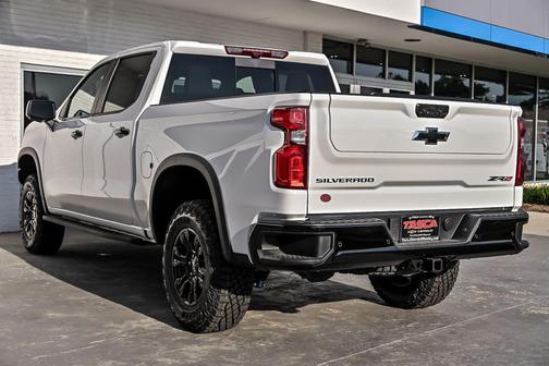 Summit White 2026 Chevrolet Silverado 1500 ZR2