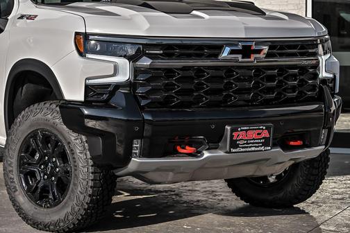 Summit White 2026 Chevrolet Silverado 1500 ZR2
