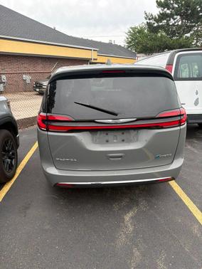 Ceramic Gray Clearcoat 2022 Chrysler Pacifica Hybrid Touring L