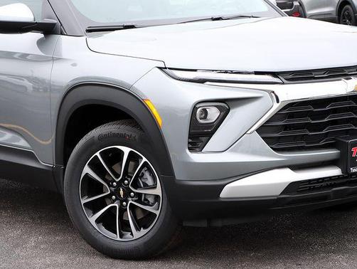 Sterling Gray Metallic 2026 Chevrolet Trailblazer LT