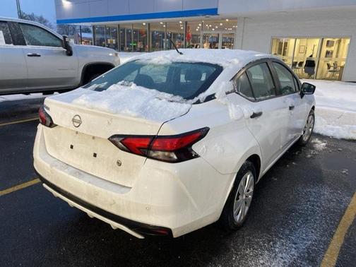 2023 Nissan Versa 1.6 S