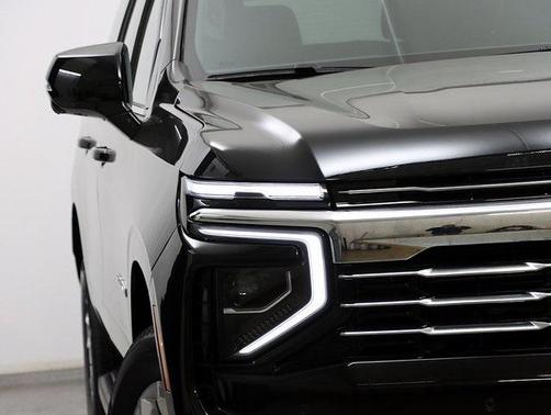 2025 Chevrolet Suburban LT
