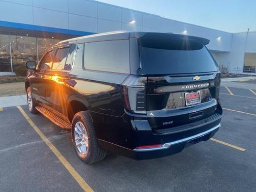 2025 Chevrolet Suburban LT
